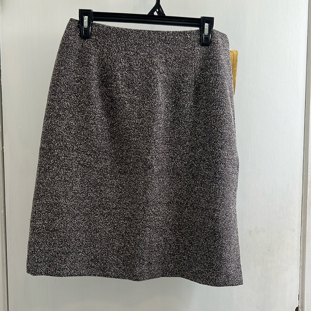 Carol Anderson collection black skirt size 12, new